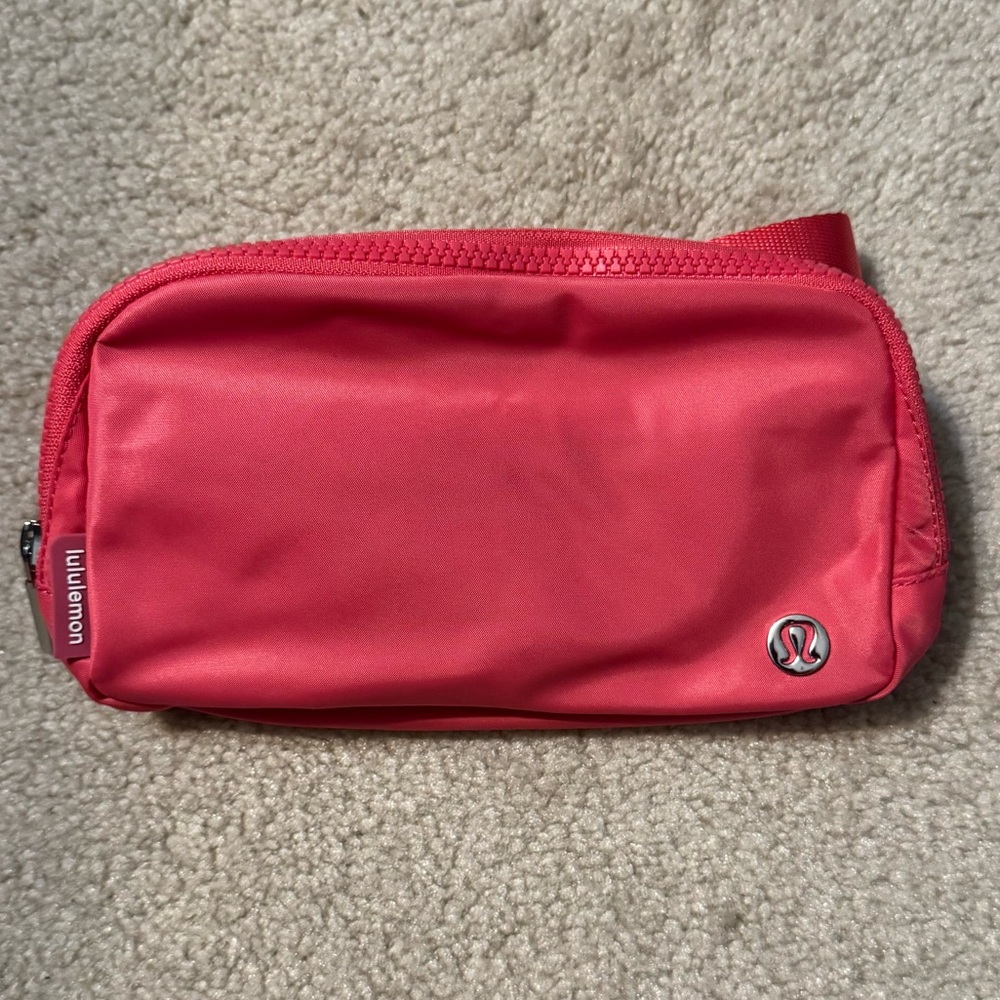 Lululemon Everywhere Pink Belt Bag 1L NWT
